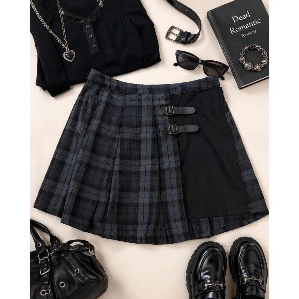 Hot Topic Womens Medium Gray Black Plaid Pleated Buckle Kilt Mini Skirt